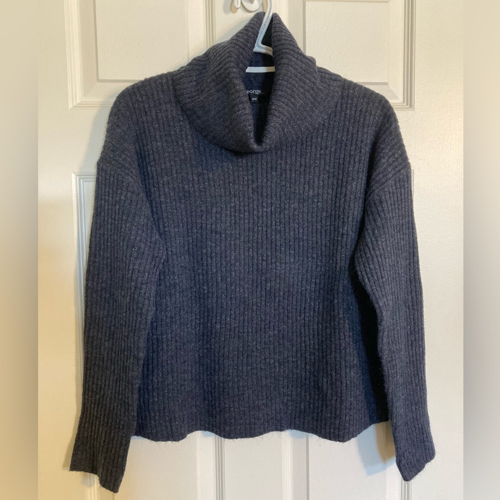 Navy Turtleneck Sweater sz M